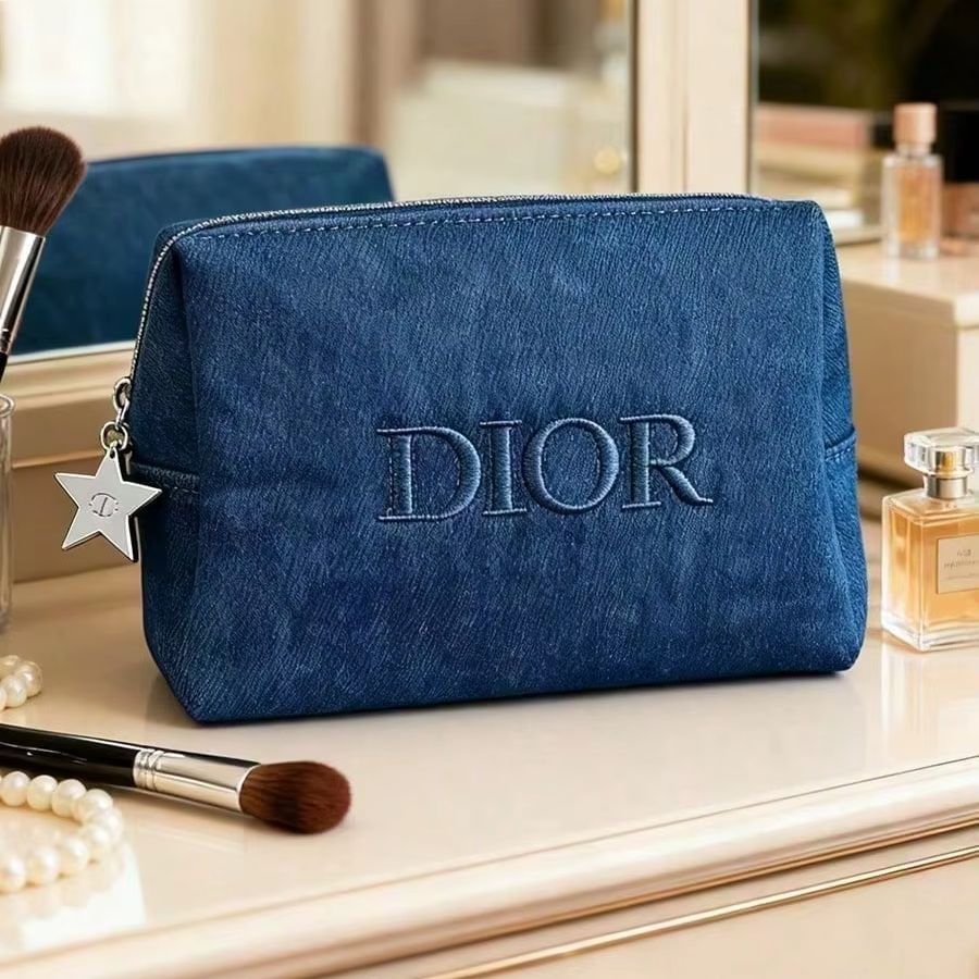 Dior Dark Denim Embroidered Lo - Luxury Bags Dior recension och pris