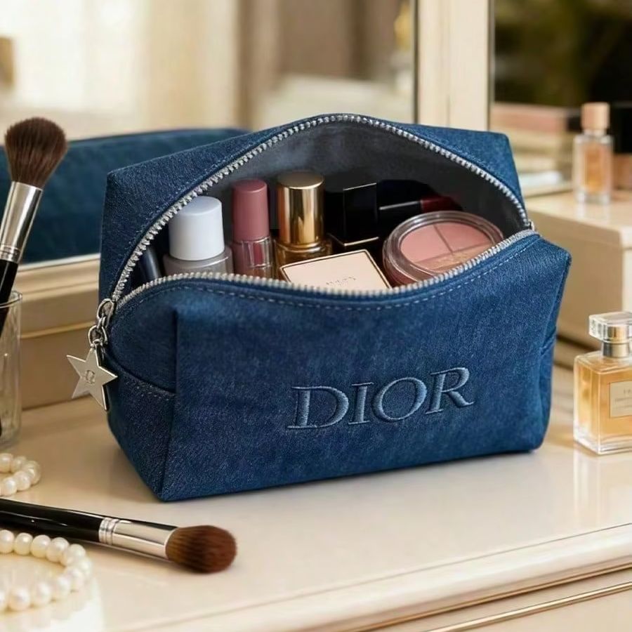 Dior Dark Denim Embroidered Lo - Luxury Bags Dior recension och pris