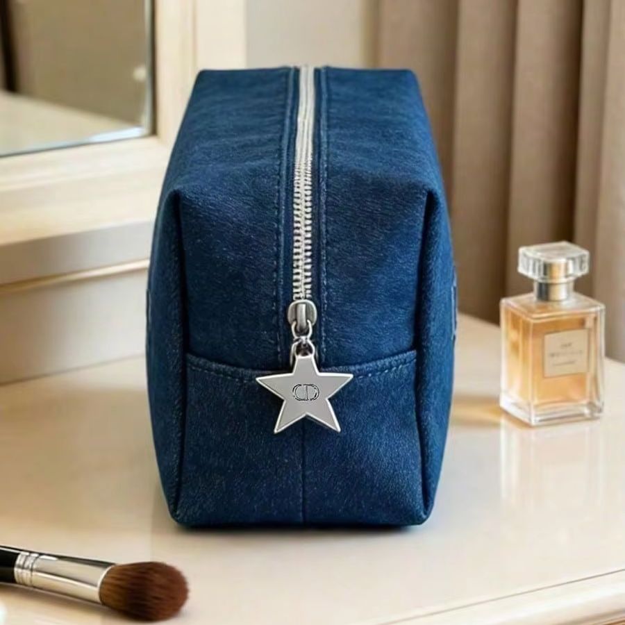 Dior Dark Denim Embroidered Lo - Luxury Bags Dior recension och pris