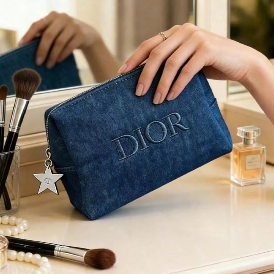 Dior Dark Denim Embroidered Lo - Luxury Bags Dior recension och pris