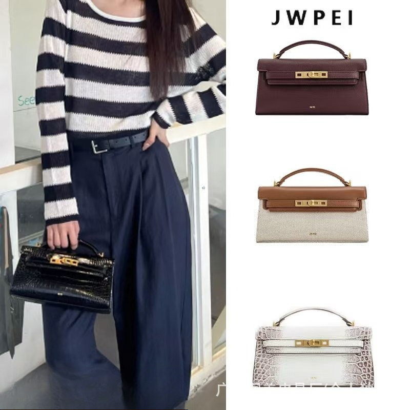 JW PEI Noor Women's Croc Embos - Quiet Luxury Bags Crossbody recension och pris