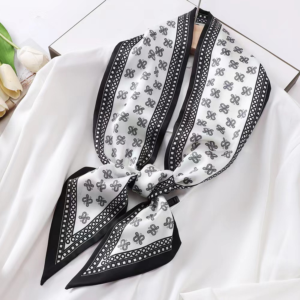 Luxury Zebra Print Silk Square - Luxury Bags For Summer recension och pris