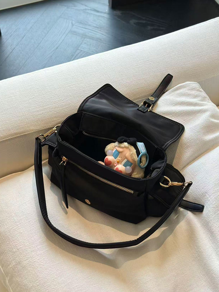 Black Nylon Large Capacity Tot - Luxury Bags For Young Women recension och pris