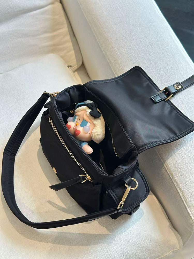 Black Nylon Large Capacity Tot - Luxury Bags For Young Women recension och pris